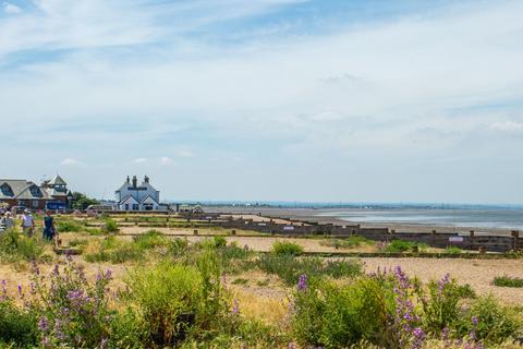 1 bedroom detached bungalow for sale, Island Wall, Whitstable, CT5