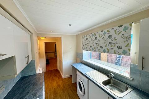 2 bedroom semi-detached house to rent, Sunderland, Tyne and Wear SR4