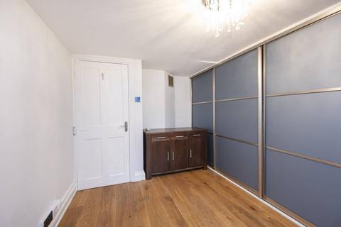 79 New Road, London, E1 1HH