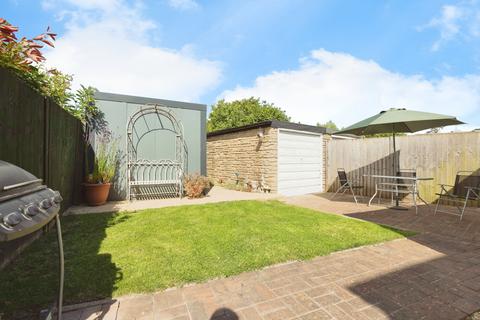 3 bedroom semi-detached bungalow for sale, Manor Park, Claydon, OX17