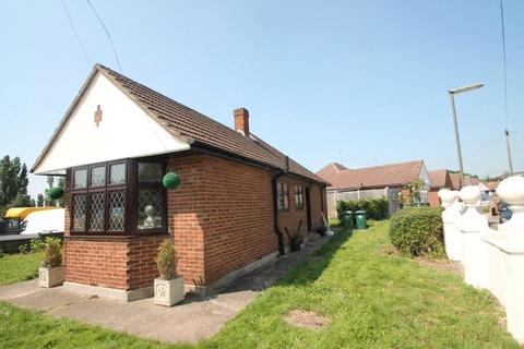 2 bedroom bungalow to rent, Brook Close, Stanwell, Staines-upon-Thames, TW19