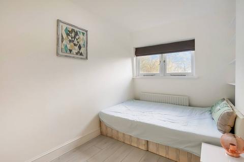 3 bedroom maisonette to rent, Regent square, Bloomsbury, London, WC1H