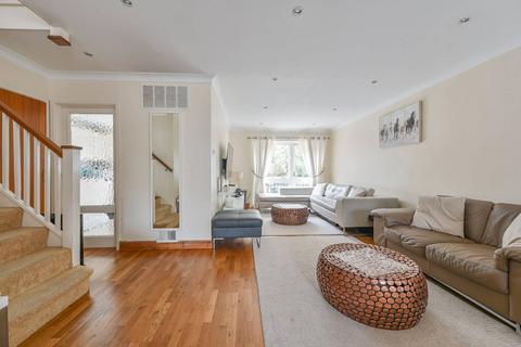 4 bedroom terraced house for sale, Knoll Crescent, Northwood, HA6