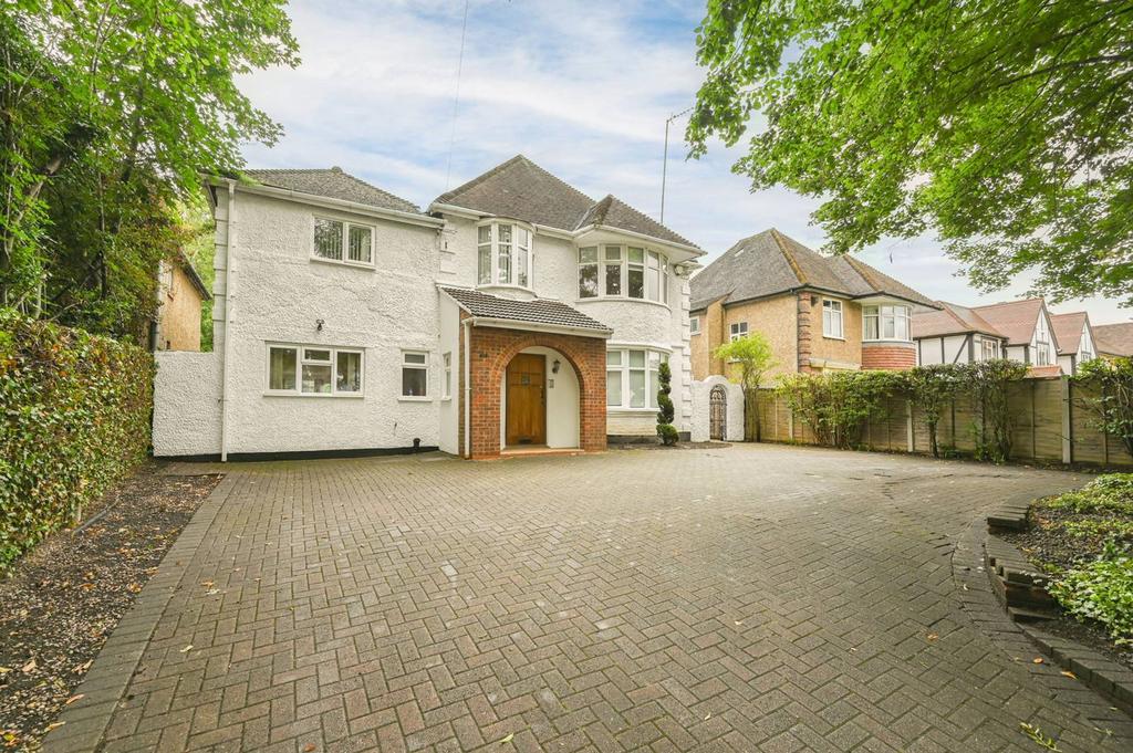Uxbridge Road, Pinner, HA5 6 bed house for sale £1,300,000