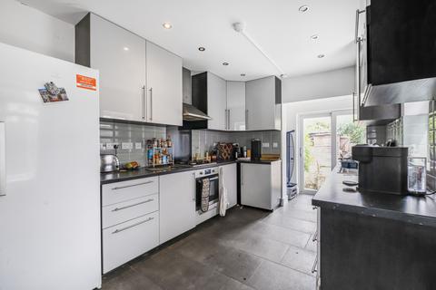 4 bedroom terraced house to rent, Trundley's Road, London, SE8