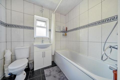 5 bedroom end of terrace house for sale, Hounslow,  London,  TW4