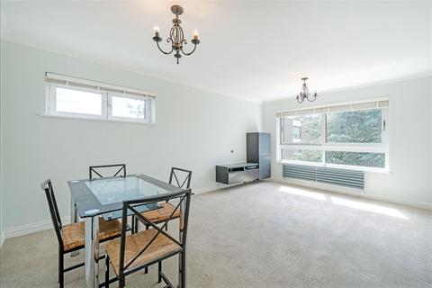 3 bedroom flat for sale, Kent Avenue, Ealing, W13