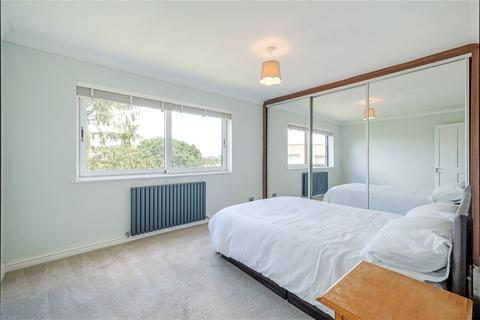 3 bedroom flat for sale, Kent Avenue, Ealing, W13