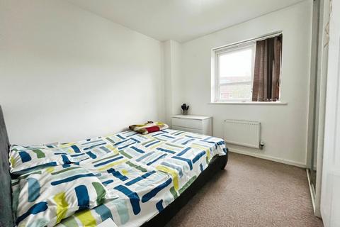 3 bedroom maisonette for sale, Kempster Gardens, Greater Manchester M7