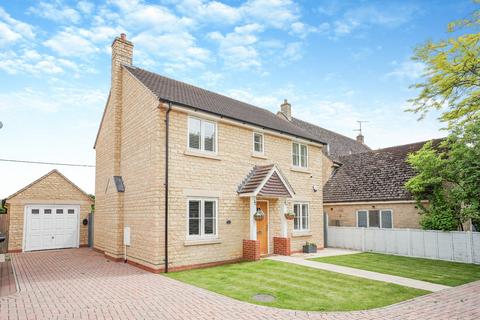 4 bedroom detached house for sale, Meadow View, Burford Road, Lechlade, Gloucestershire, GL7