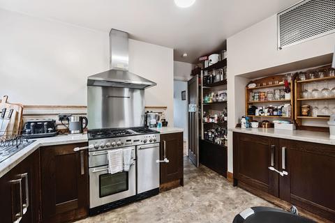 60 Hilltop Road, Whyteleafe, CR3 0DD