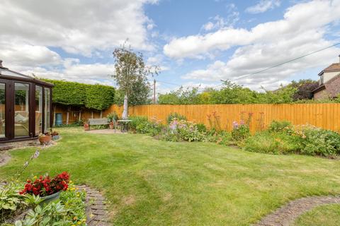 4 bedroom detached house for sale, Queens Close, Biggleswade SG18