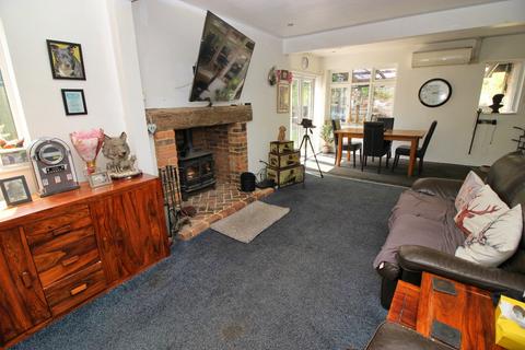 2 bedroom detached bungalow for sale, Valley Lane, Meopham DA13