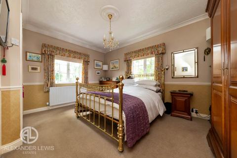 5 Hillshott, Letchworth Garden City, SG6 1SA