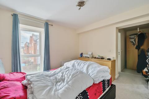 2 bedroom flat for sale, The Square, Upton, Northampton, NN5