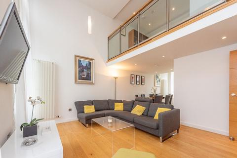 3 bedroom flat for sale, 17/4 Simpson Loan, Quartermile, Ednburgh, EH3