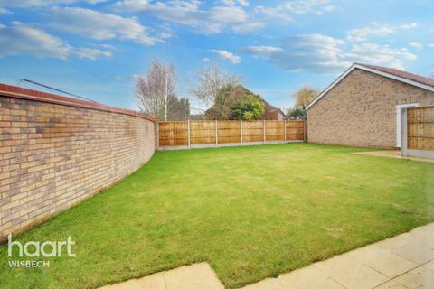 3 bedroom bungalow for sale, The Elms, Wisbech