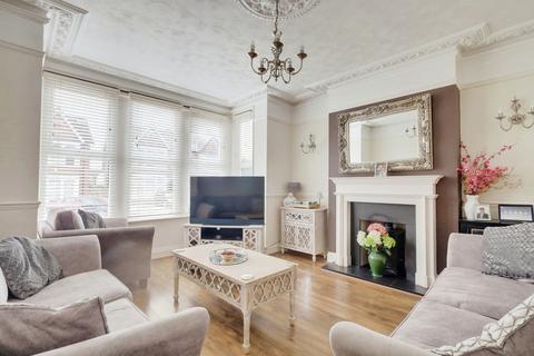 4 bedroom semi-detached house for sale, York Road, Southend-on-sea, SS1