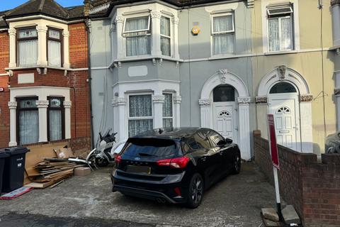 4 bedroom terraced house to rent, Bengal Road, Ilford, IG1