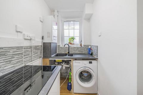 2 bedroom flat for sale, Long Lane, Borough