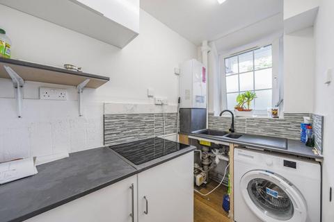 2 bedroom flat for sale, Long Lane, Borough