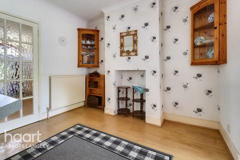 42 Abbots Road, Abbots Langley, WD5 0BG