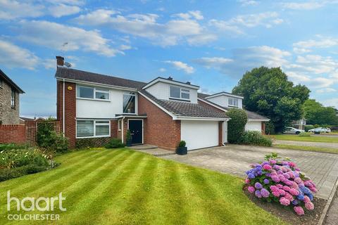 4 bedroom detached house for sale, Marlowe Way, Colchester