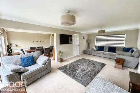 4 bedroom detached house for sale, Marlowe Way, Colchester