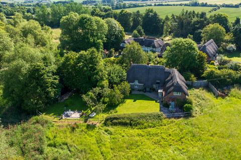 5 bedroom detached house for sale, Badgers Rest, 2 Hallam Southend, Ogbourne St. George