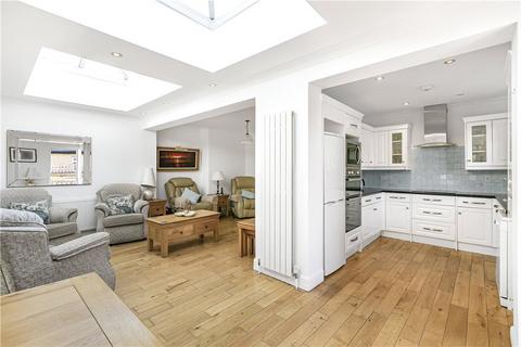 45 Hazel Close, Twickenham, TW2 7NS