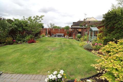 2 bedroom detached bungalow for sale, Eastwood Road, Rayleigh, SS6