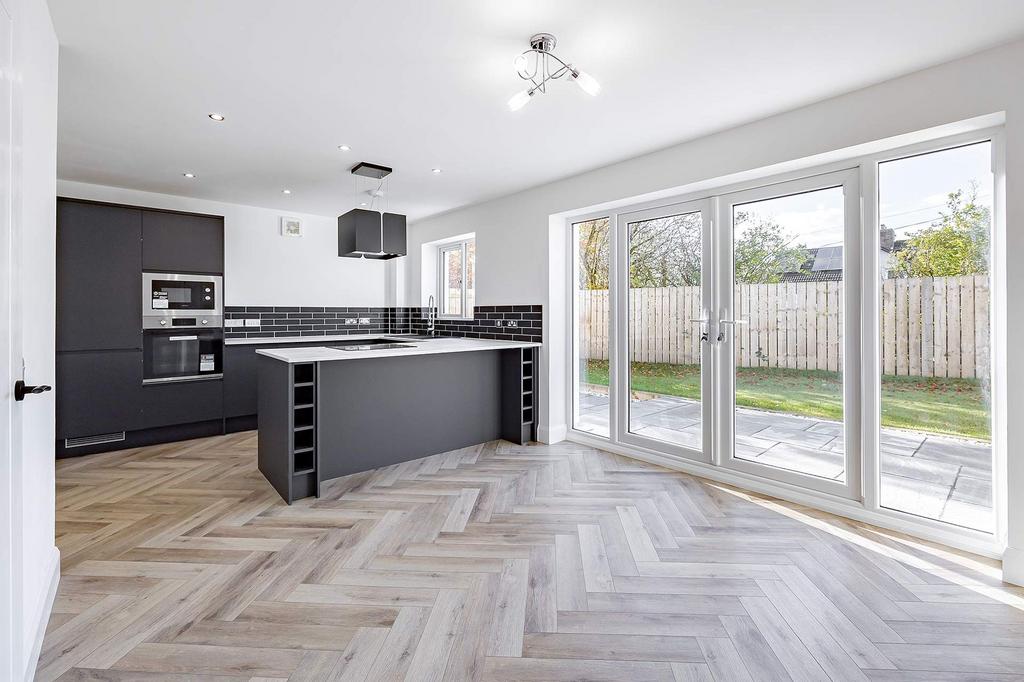 Kitchen/Dining Area