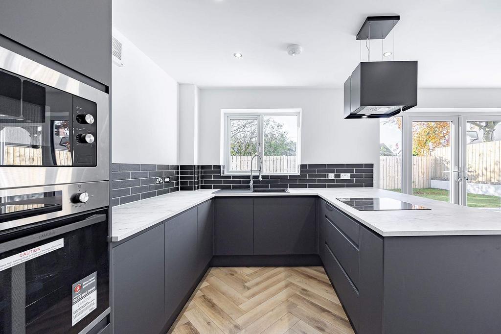 Kitchen/Dining Area