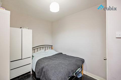 3 bedroom flat to rent, Lant Street, London SE1