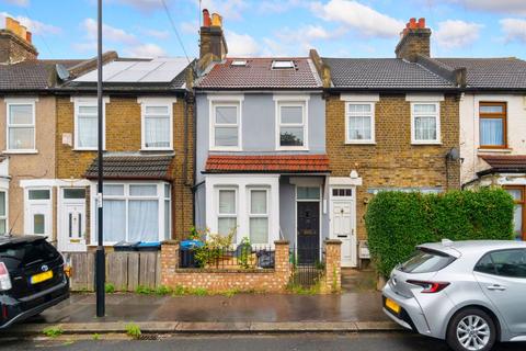 4 bedroom terraced house to rent, Bridport Road, Thornton Heath, CR7 7QG