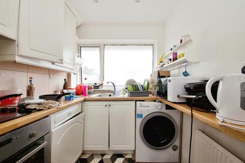 2 bedroom flat for sale, Toft Avenue, Grays RM17