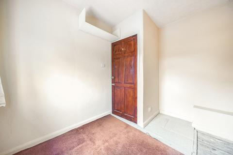 21 Frays Waye, Uxbridge, UB8 2RJ