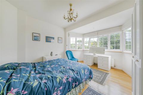 19 Pound Close, Long Ditton, Surbiton, KT6 5JW