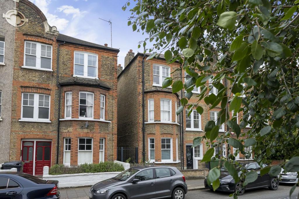 Aristotle Road, Clapham 3 bed flat for sale £585,000