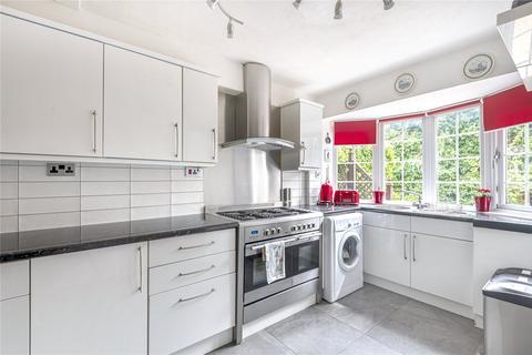 7 Canewdon Close, Woking, GU22 7RA