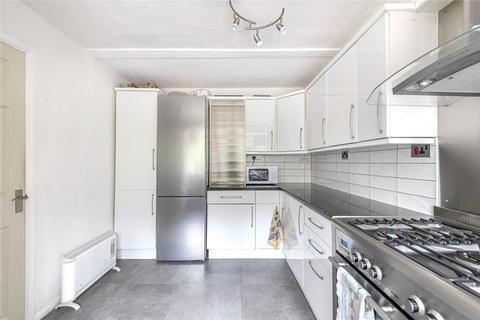 7 Canewdon Close, Woking, GU22 7RA