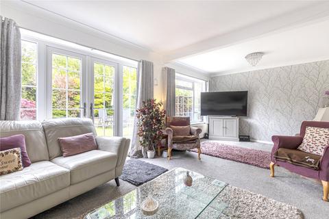 7 Canewdon Close, Woking, GU22 7RA