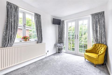 7 Canewdon Close, Woking, GU22 7RA
