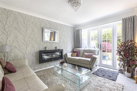 7 Canewdon Close, Woking, GU22 7RA