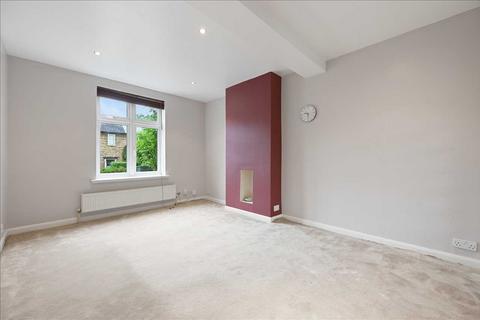 3 bedroom terraced house to rent, Whitby Road, Sutton