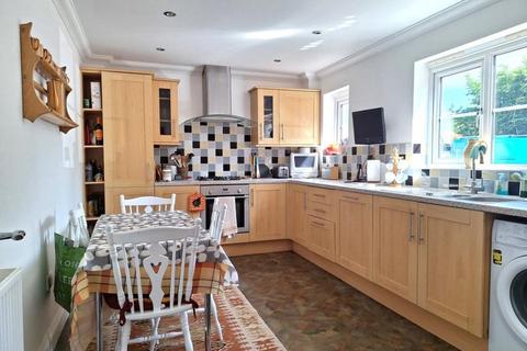 3 bedroom end of terrace house for sale, Hillside, Chedgrave