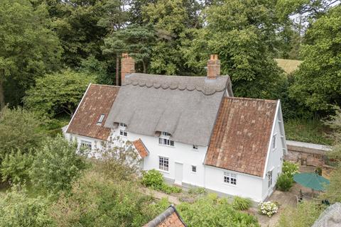 4 bedroom detached house for sale, The Street, Norwich NR15