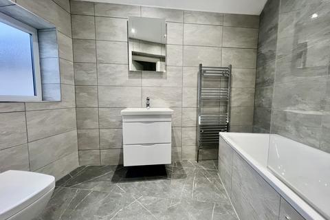 3 bedroom apartment to rent, Hillside Crescent, Harrow HA2