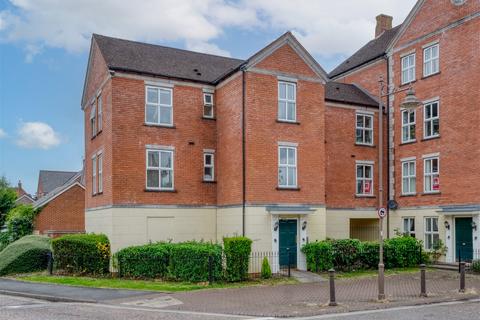 2 bedroom apartment to rent, Dickens Heath Road, Solihull B90