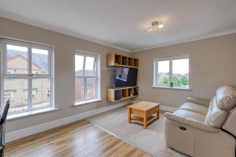 2 bedroom apartment to rent, Dickens Heath Road, Solihull B90